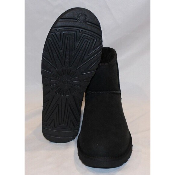 NIB UGG Women's Classic Suede Shearling Lined Mini II Boots BLACK‎ SZ 9 - Picture 5 of 7